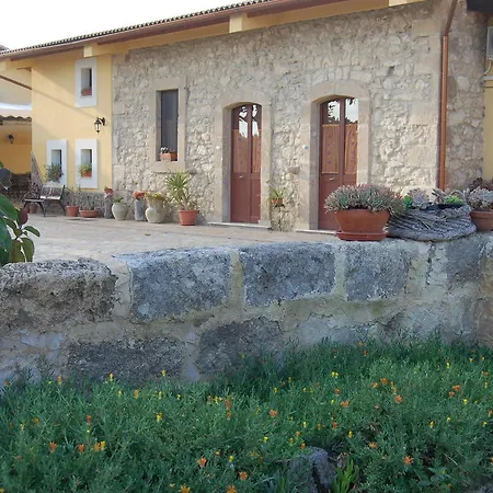Vakantieboerderij Il Giardino Del Sole Agnone Bagni