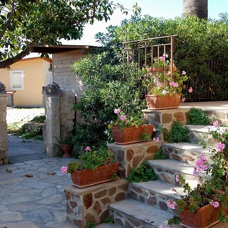 Vakantieboerderij Il Giardino Del Sole Agnone Bagni